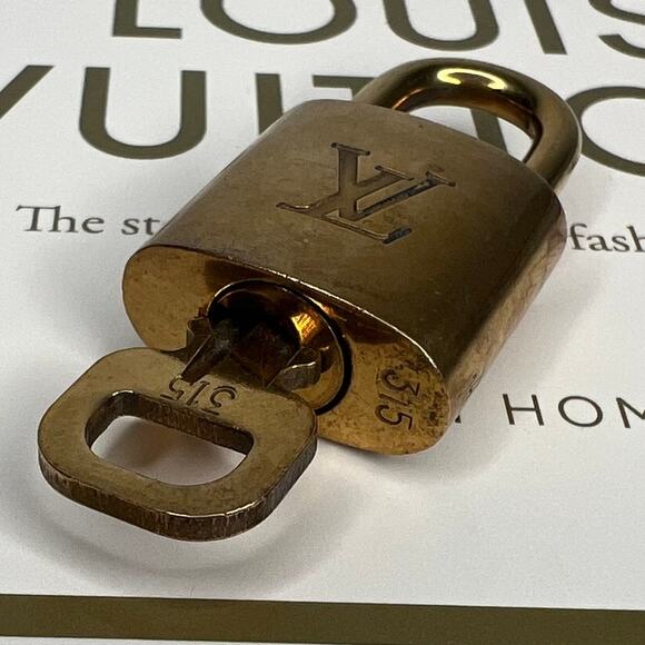 Louis Vuitton #315 Gold Brass Lock & Key Charm Clochette Set 🔐 - Picture 2 of 7
